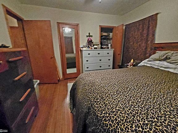 5th image of 1689 354th Ave