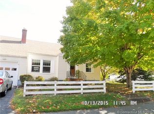 61 Ridgewood Ave, Waterford, CT 06385