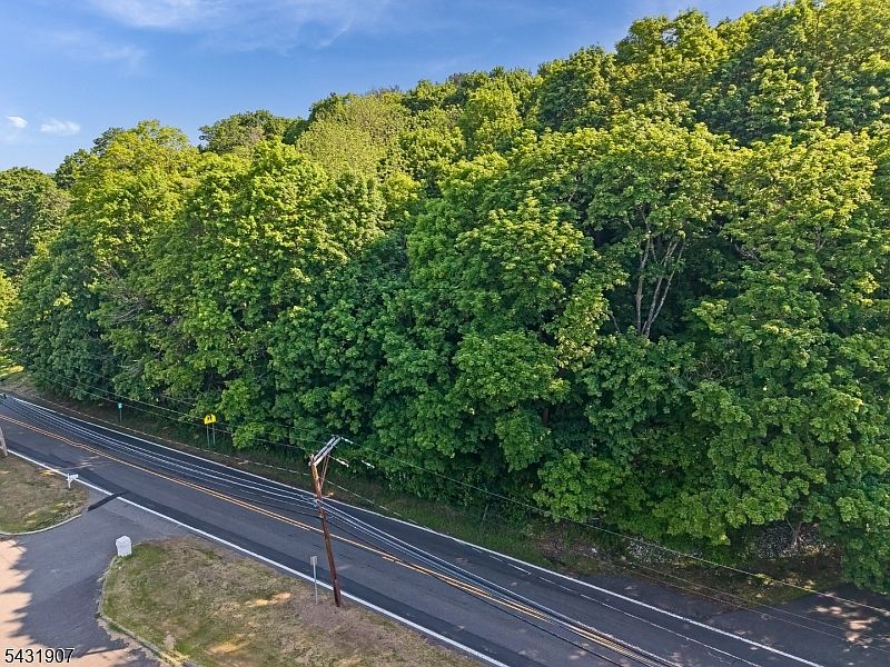 1st image of 1561 Sussex Tpke