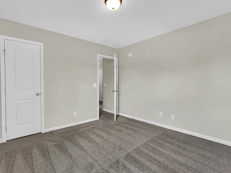 Guest Room #2 w/ Closet
