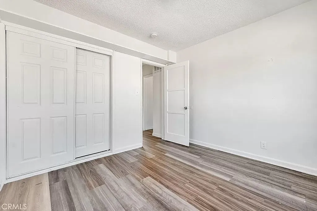 648 W 41st Dr — Photo 2
