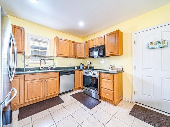 5th image of 714 Asbury Ave Unit B