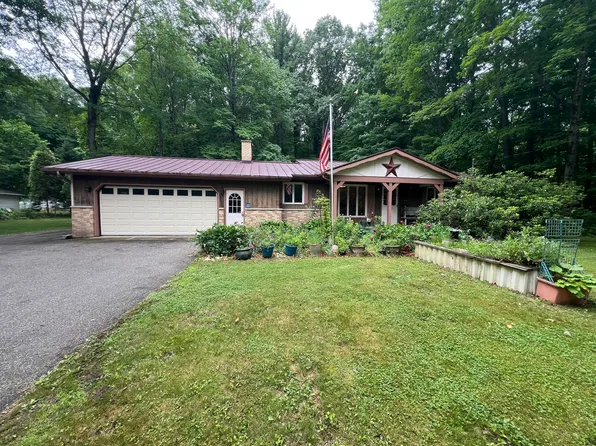 250 E 88th St, Newaygo, MI 49337