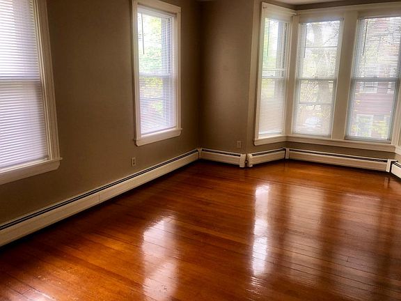 3rd image of 33 Chapin Ave Floor 3
