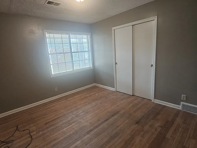 2313 Ashland Dr — Photo 7