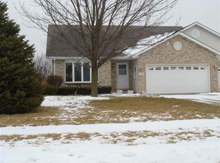 1613 Rokosz Ln, Dyer, IN 46311