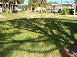 60 1st Ct, Horseshoe Beach, FL 32648