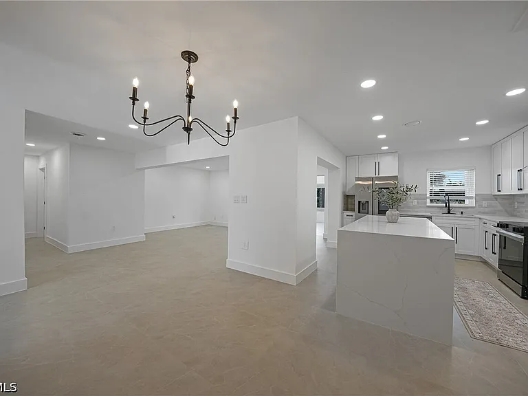 27381 Voyageur Dr — Photo 6