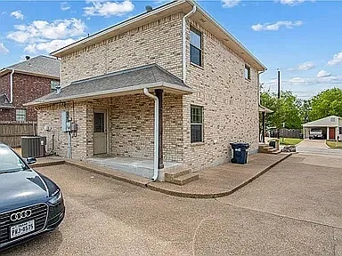 4 bed, 2028 sqft, $3,200 — Photo 4