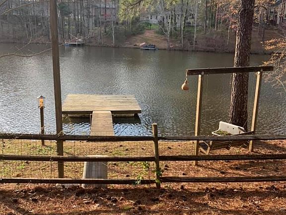 2nd image of 4905 Lake Forest Dr SE
