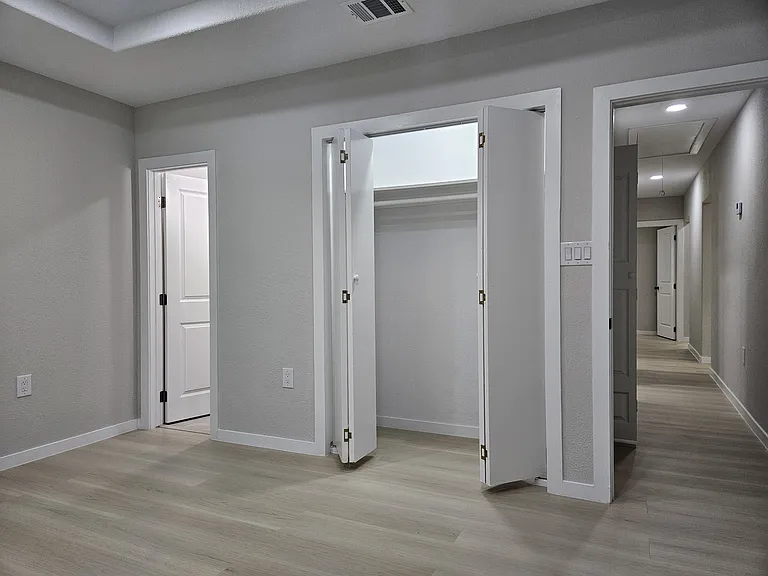 5403 Meadow Creek Ln — Photo 19