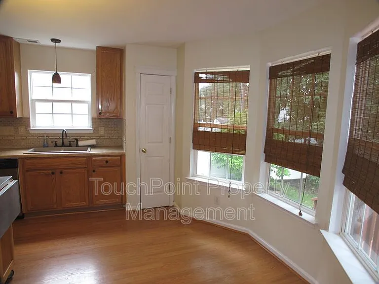 8007 Bristle Ln — Photo 5