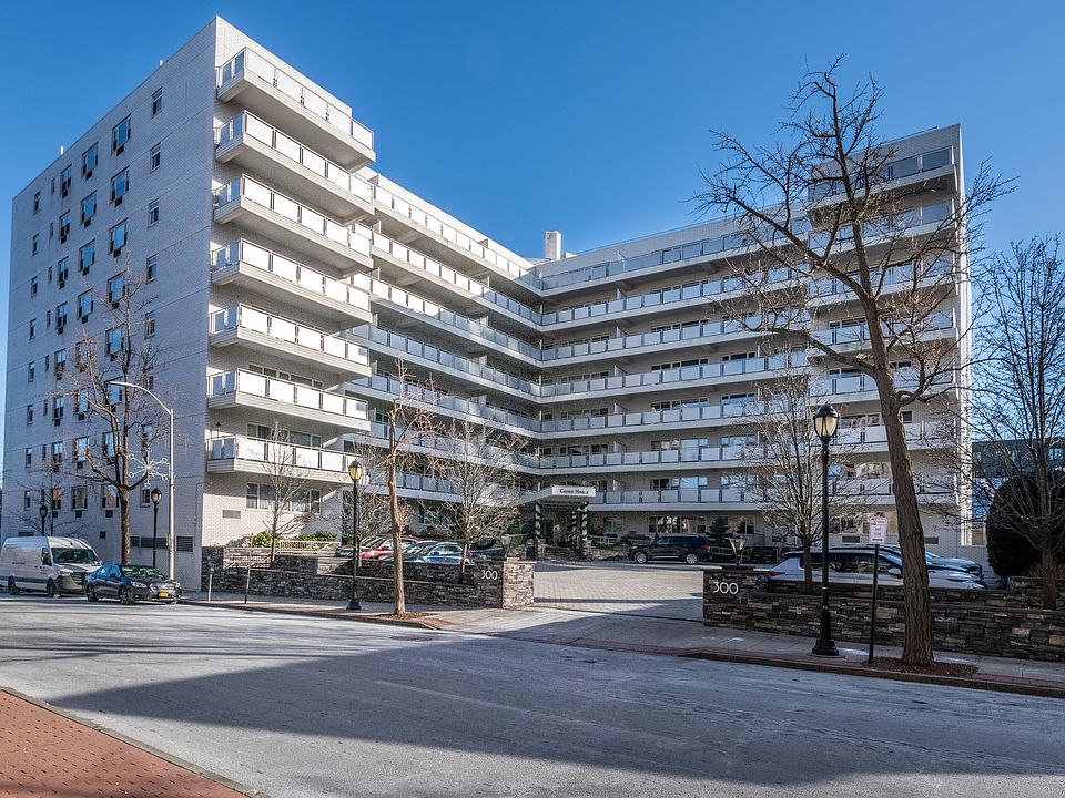 1st image of 300 Martine Ave APT 4M