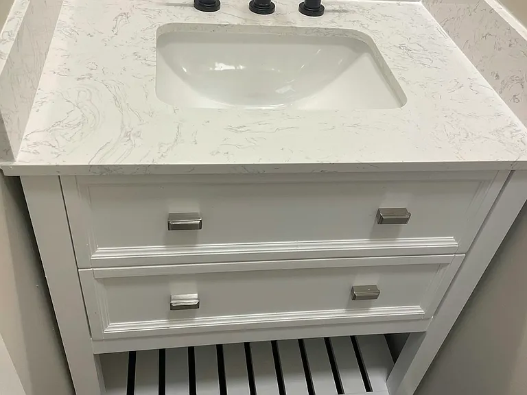 Sink in 1/2 Bath