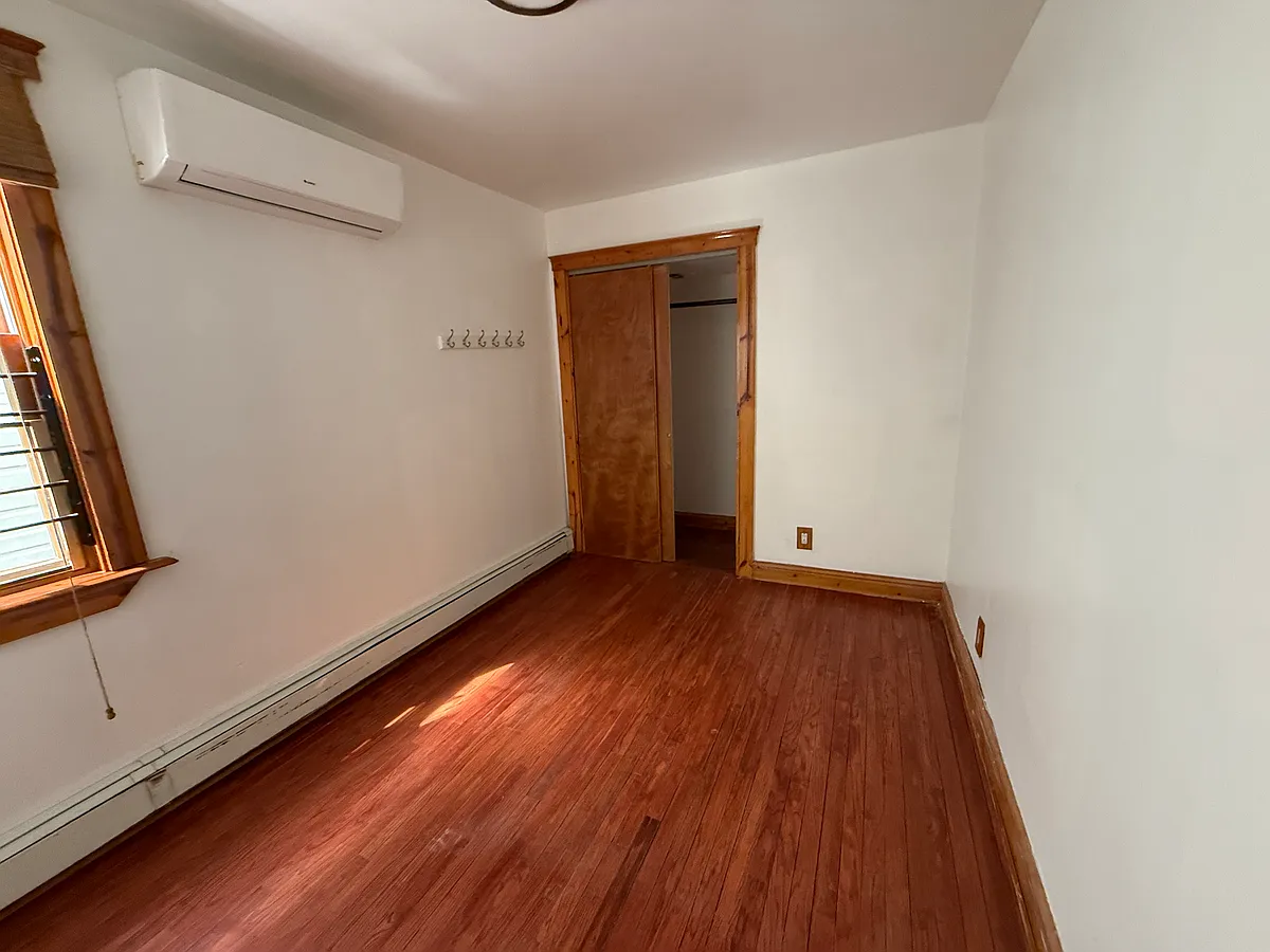 Building Photo - 1531 Gillespie Ave #1