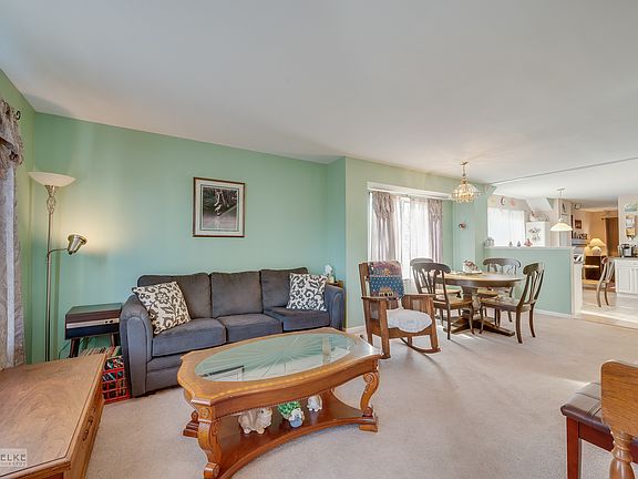 3rd image of 2477 Hillsboro Ln