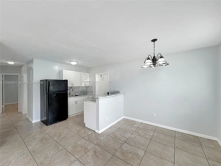 533 NW 15th Way — Photo 5