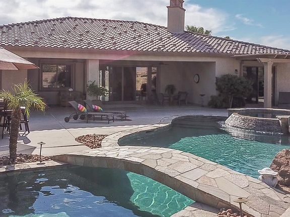 3rd image of 78654 Sophia Cir