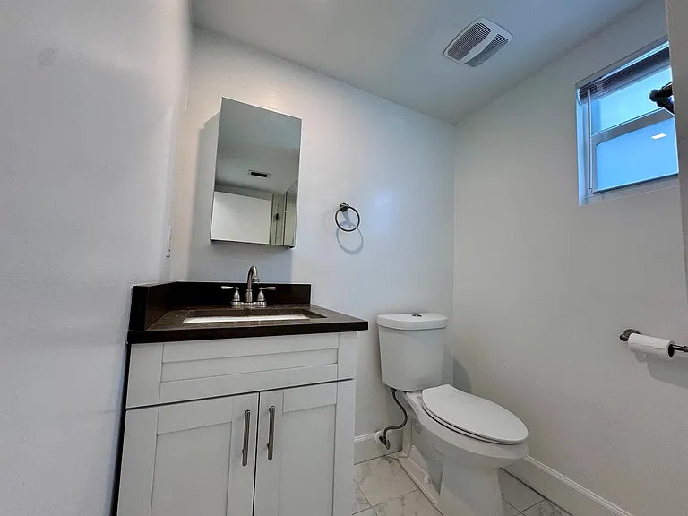 102 S K St #4 — Photo 10