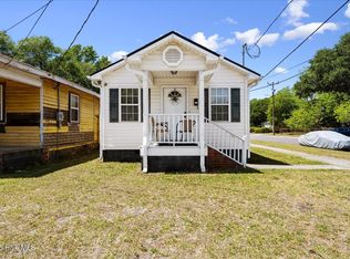 1202 S 8th St, Wilmington, NC 28401