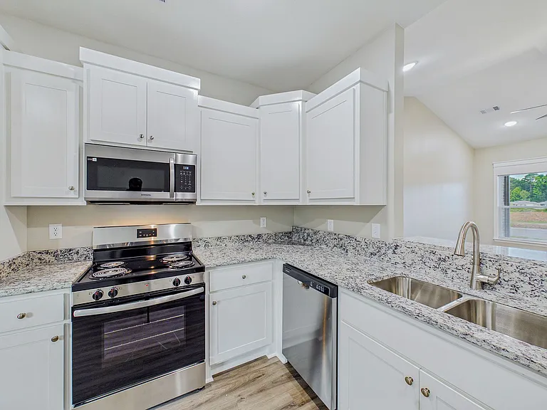 306 Redbud Ct — Photo 5