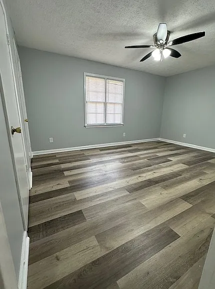 298 Freeport Dr — Photo 5