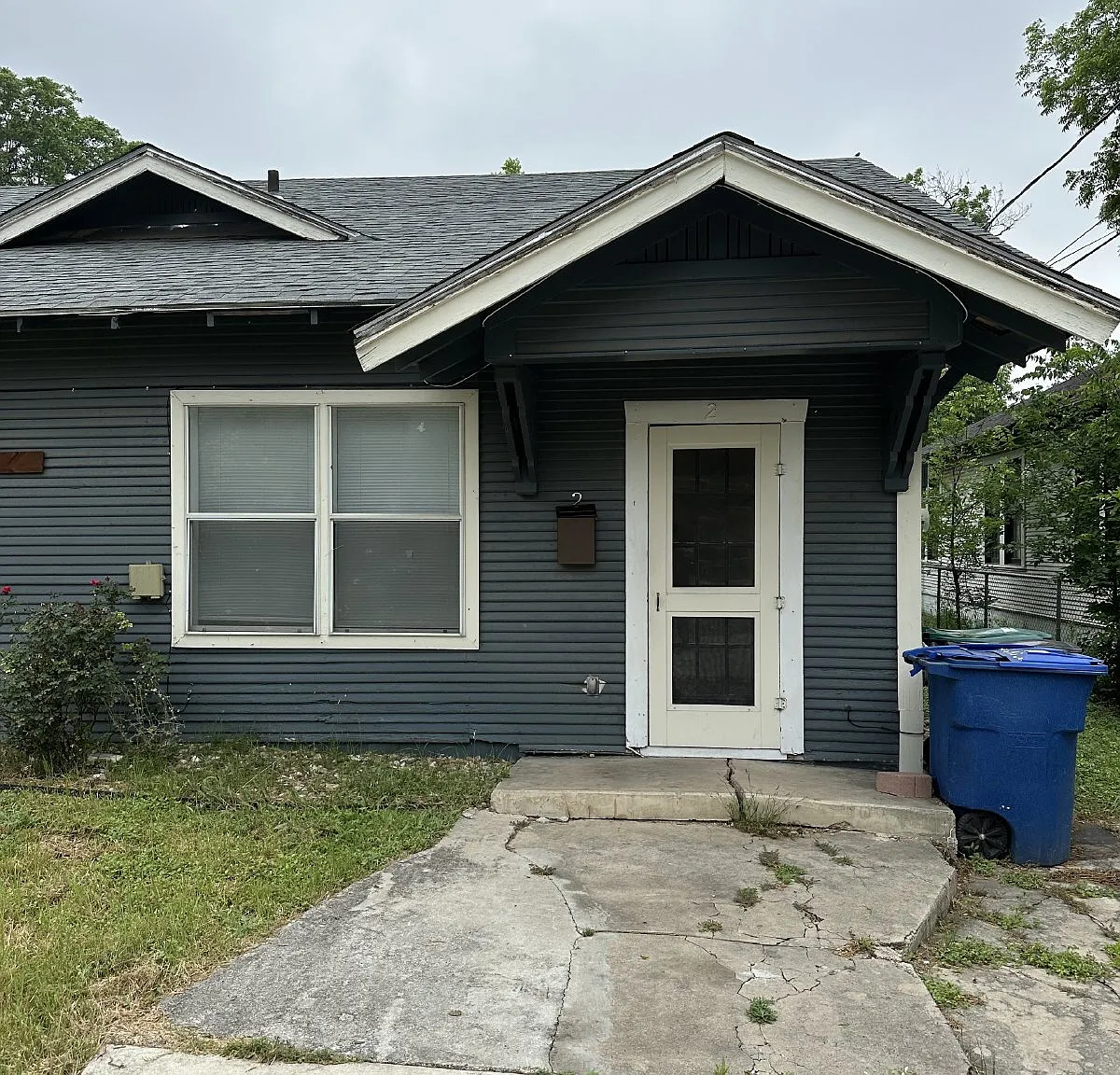 2 bed, 1.0 bath, $995 — Photo 1