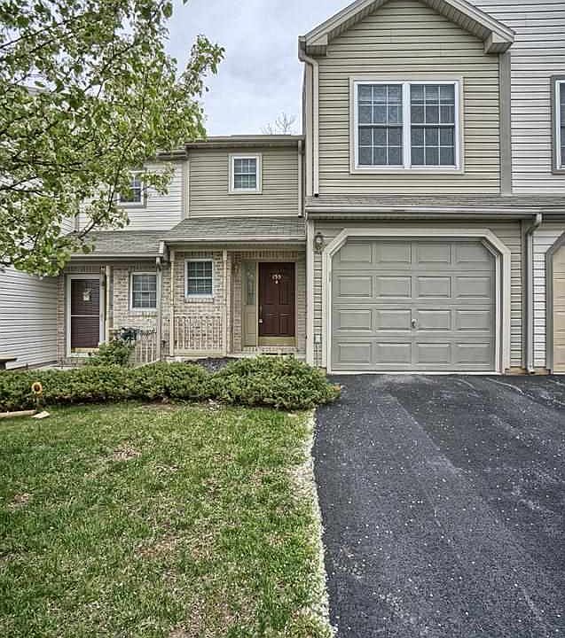 1st image of 135 Hiddenwood Dr