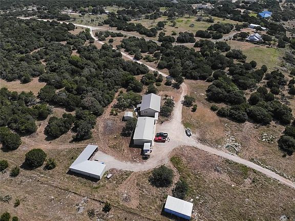 4th image of 600 Whispering Oaks Dr