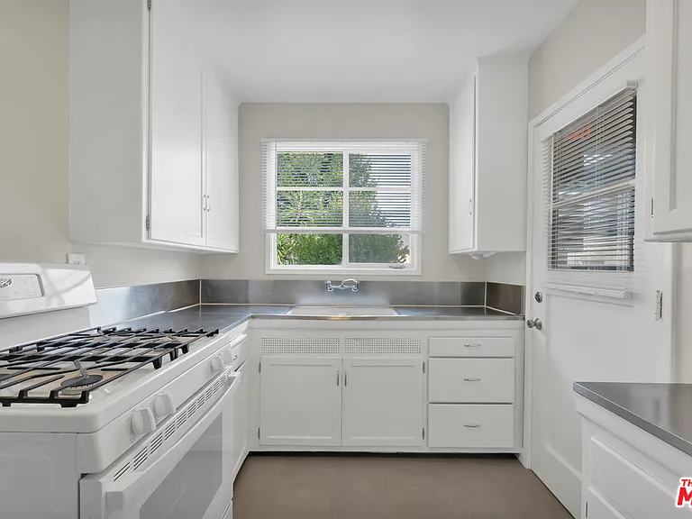 4121 Santo Tomas Dr #A — Photo 16