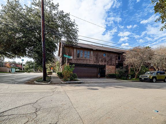 3rd image of 3716 Yupon St APT A