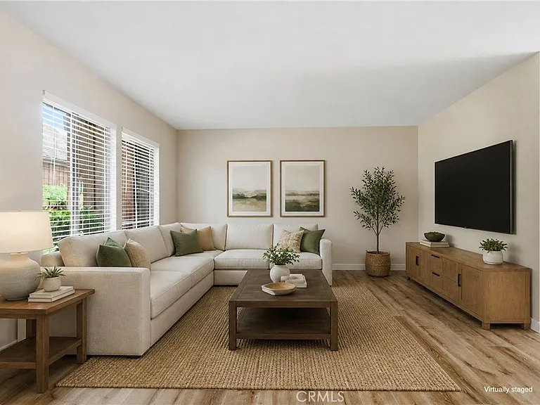 2242 Stonewood Ct — Photo 1