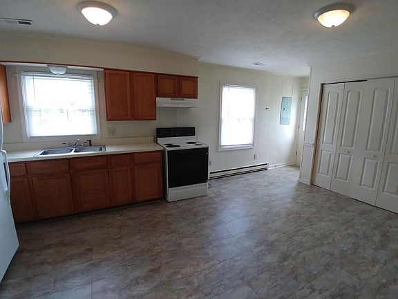 3rd image of 191 Coxs Ln