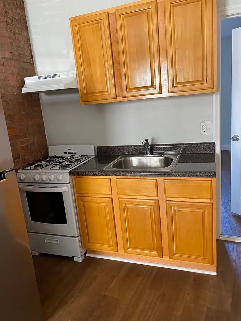 1 bed, 1.0 bath, $1,850 — Photo 4