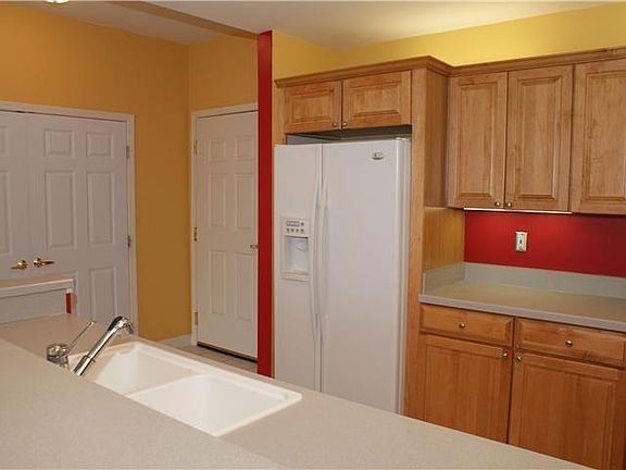 5th image of 220 E Mac Ave #202