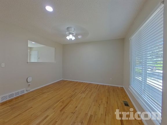 2nd image of 10025 Alcott St