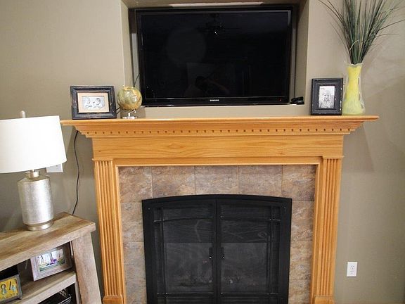 3rd image of 421 W Carrine Dr