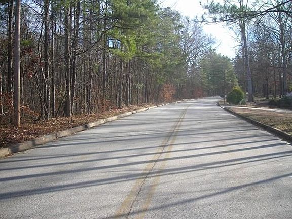 3rd image of 210 N Ole Hickory Trl