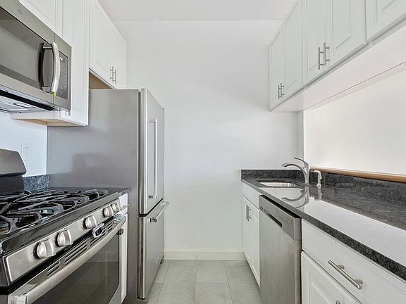 3rd image of 188 E 64th St APT 2104