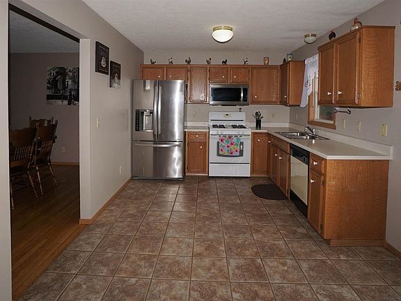 5th image of 4120 N Port Dr