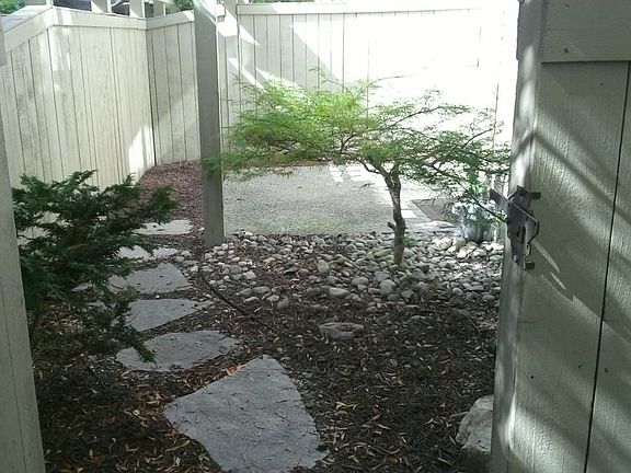 Private deck entrance
