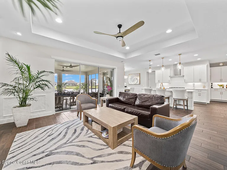 2258 Pangea Cir — Photo 4