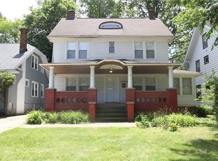 13044 Cedar Rd, Cleveland, OH 44118