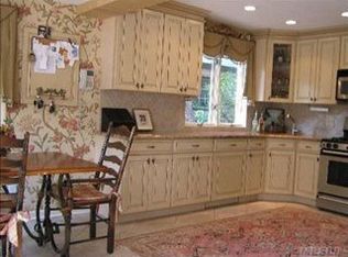 68 Shoreview Rd, Manhasset, NY 11030