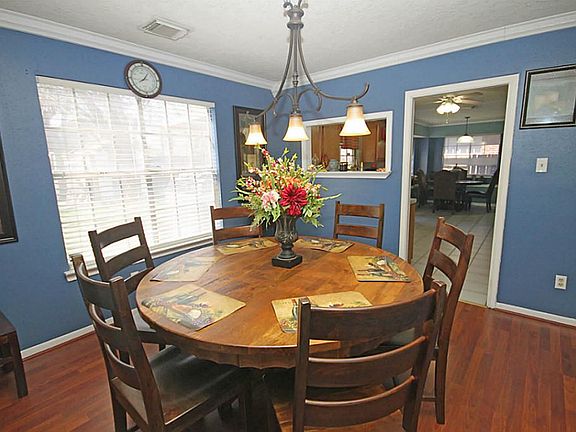 4th image of 13935 Dentwood Dr