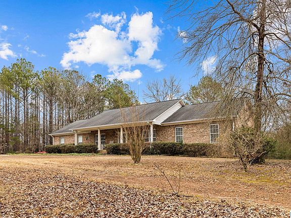 2nd image of 814 Deer Trace Rd