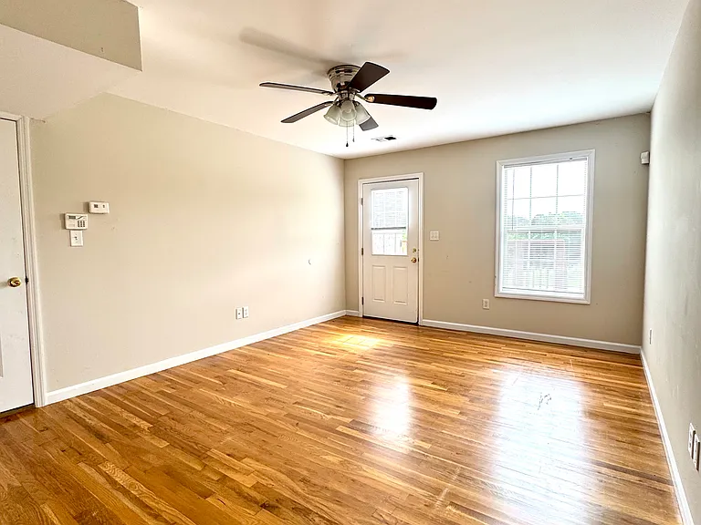 641 Hampton Way #B — Photo 15