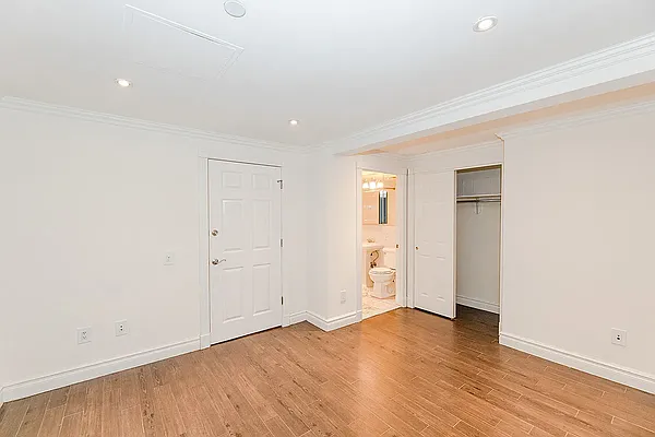 Rented by REAL New York | media 11