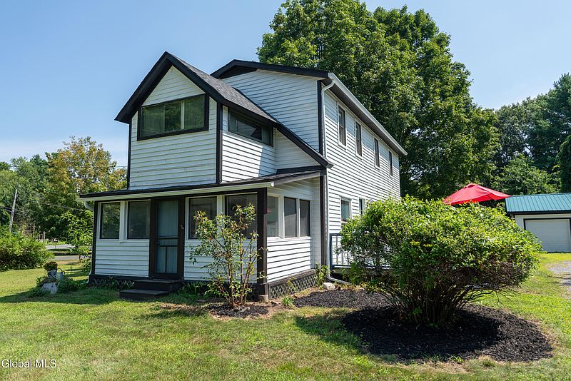 4th image of 7 Jones Road