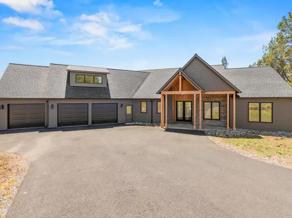1194 Wheeping Birch Ct, Klamath Falls, OR 97601